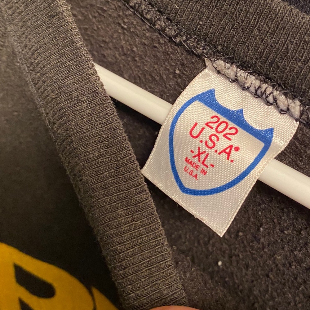 Pink Floyd Sweater - Picture 2 of 2